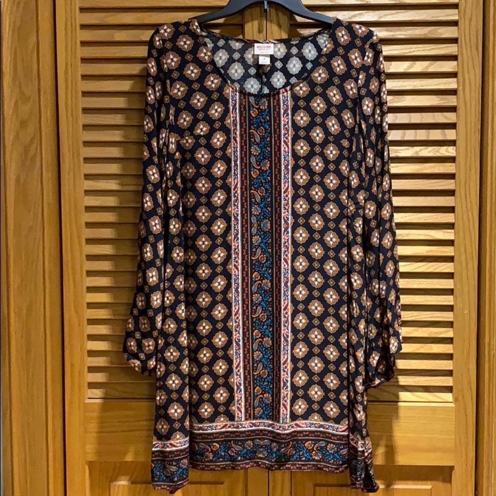 Long sleeve rayon, black patterned Tunic top